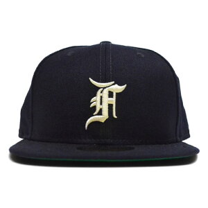 FOG - FEAR OF GOD Essentials x New Era 59FIFTY Fitted Hat Navy�t�B�A�I�u�S�b�h �G�b�Z���V�����Y �j���[�G�� �L���b�v