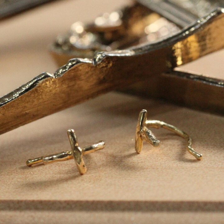 楽天市場】【☆】ピアス k18 クロス フックピアス (片耳タイプ 