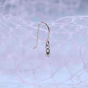 イロンデール エペパン hirondelle et pepin ピアス k18 hp-22ss-661 etoile エトワール 星 ダイヤ フックピアス (片耳タイプ) レディース ギフト プレゼント アクセサリー ジュエリー18金 ミニマル ピアス