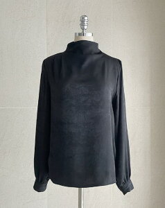 �y���������z�A�C�A���}���yI AM MARI�zGrash Half Neck Drape Blouse / �O���b�V���n�[�t�l�b�N�h���[�v�u���E�X�y�����V���b�v�z