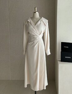�y���������z�A�C�A���}���yI AM MARI�zBorne Collar Pleated One Piece / �{���l�ݕt���v���[�c�����s�[�X�y�����V���b�v�z