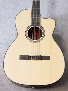 Martin 000C12-16E NYLON �y�A�R�M�\���ƃN���M�̃n�C�u���b�h���f���I�z�y�����̐��w�O�X�z