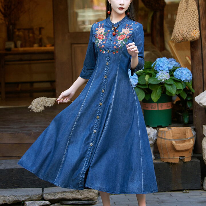 刺繍入り青色長袖ロングワンピース 