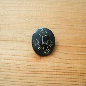 _P2{{N[|^{[u[` N[o[ CloverbBONE BROOCH obW ob` ANZT[ s  i R nhCh k t@bV i`  ubN AC{[ 