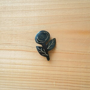 _P2{{N[|^{[u[` t[ Floralb BONE BROOCH obW ob` ANZT[ s  i R nhCh k t@bV i`  ubN AC{[ 