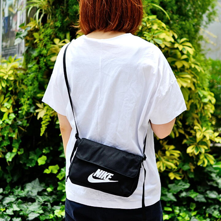 楽天市場 ナイキ ボディバッグ Nike Nsw レベル クロスボディ ショルダーバッグ ポーチ 1 7l カバン バッグ ショルダー ポシェット カジュアル スポーツ ブラック 黒 Cw9300 エレファント靴店