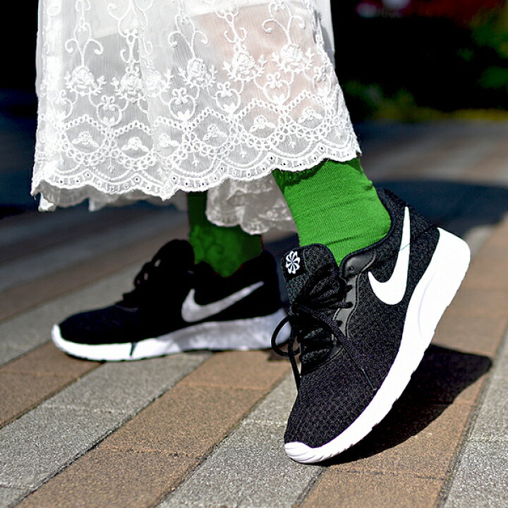 楽天市場 送料無料 ナイキ スニーカー メンズ レディース Nike タンジュン シューズ 靴 ローカット カジュアル Tanjun スニーカー ブラック ホワイト Dj6257 004 エレファント靴店