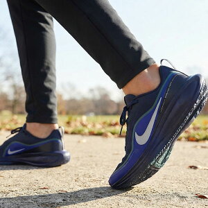 �y���悠��z2026�~�V�� �������� �i�C�L �h�� ���� �X�j�[�J�[ �����j���O�V���[�Y �����Y NIKE ���{�����[�V���� 8 ���[�e�B���e�B �����j���O �C �V���[�Y REVOLUTION 8 UTILITY ir0890 �u���[