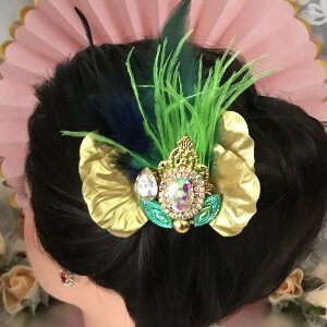 ヘア飾り ヘッドコサージュ ヘアアクセサリー ヘッドピース コサージュ 羽根付き フェザー ヘッドドレス ダンス衣装 髪飾り ヘアアクセサリー 社交ダンス 衣装 ブローチ ゴールド グリーン