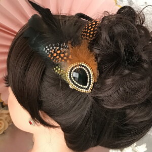 ヘア飾り ヘッドコサージュ ヘアアクセサリー ヘッドピース コサージュ 羽根付き フェザー ヘッドドレス 髪飾り ヘアアクセサリー 衣装 舞台衣装 ステージ衣装 ダンス衣装 社交ダンス フィ