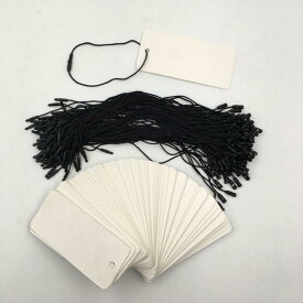 100x空白の値札長方形の衣類タグ黒いひも付きのタグ