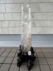 水晶 タワーポイント 61cm No.4 ブラジル ミナスジェライス州 水晶 クリスタル パワーストーン 天然石 原石 風水 置物 鉱物 誕生石 生年月日 幸運 ポイント 開運 金運 財運 恋愛運 健康運 事業運 パワースポット ルチルクォーツ ルチル アメジスト アメジストドーム