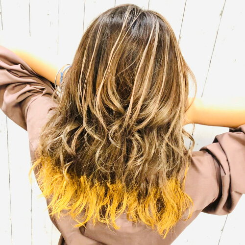 楽天市場 公式 Emajiny Sax Gold S46 エマジニーサックスゴールド ヘアカラー ワックス 金 36g 日本製 無香料 ヘアワックス ヘアーワックス ゴールド インナー カラー 髪染め 1日だけ ワンポイント ハイライト セルフカラー 高発色 簡単 セルフ おしゃれ 派手