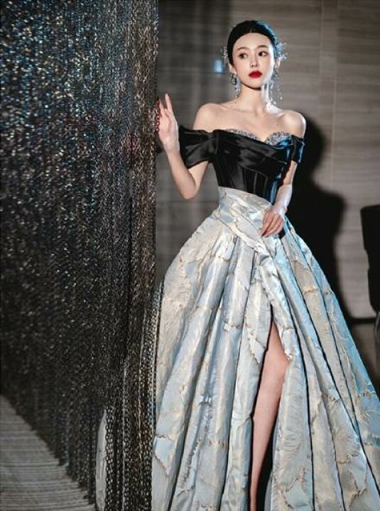 楽天市場】【ファッション ザ セール 5％OFFクーポン配布中】ドレス  