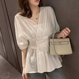 トップス シャツ ブラウス カットソー かわいい 大人可愛い きれいめ シンプル カジュアル 大人 上品 おしゃれ お洒落 大人女子 こなれ感 個性的 主役級 存在感 美容師 メイクアップアーティスト ネイリスト アパレルスタッフ 美容部員 エステティシャン コーディネーター