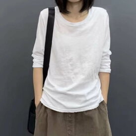 トップス Tシャツ カットソー かわいい 大人可愛い きれいめ シンプル カジュアル 大人 上品 おしゃれ お洒落 大人女子 こなれ感 個性的 主役級 存在感 美容師 メイクアップアーティスト ネイリスト アパレルスタッフ 美容部員 エステティシャン コーディネーター 通訳