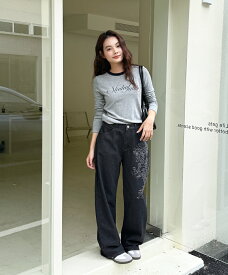 ワイドデニム レディース パターン柄 刺繍入り Y2K ルーズフィット 個性派 ジーンズ ストリート ヒップホップ 大きめシルエット 美脚 体型カバー グレーパターン ディープブルー ブラック 春 夏 秋 冬 全3色 S/M/L 26春 EMMIOL