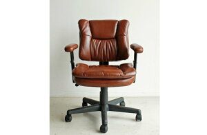 アンティーク調ノオフィスチェアー ビンテージブラウン 高さ調節可能