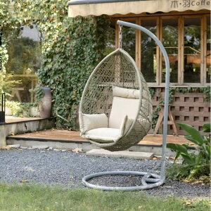 ハンギングチェア屋外ブランコ中庭バルコニーハンギングバスケット鉄フレーム屋内寮B&B怠惰な折りたたみPEの藤のハンギングバスケット