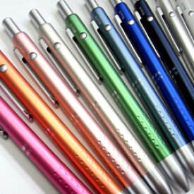 【メール便可】 ステッドラー アバンギャルドライト （黒ボールペン＋赤ボールペン＋0.5mmシャープペン）【マルチペン】【多機能ペン】【複合筆記具】【ステンレス軸】【メタル】【メタリックカラー】