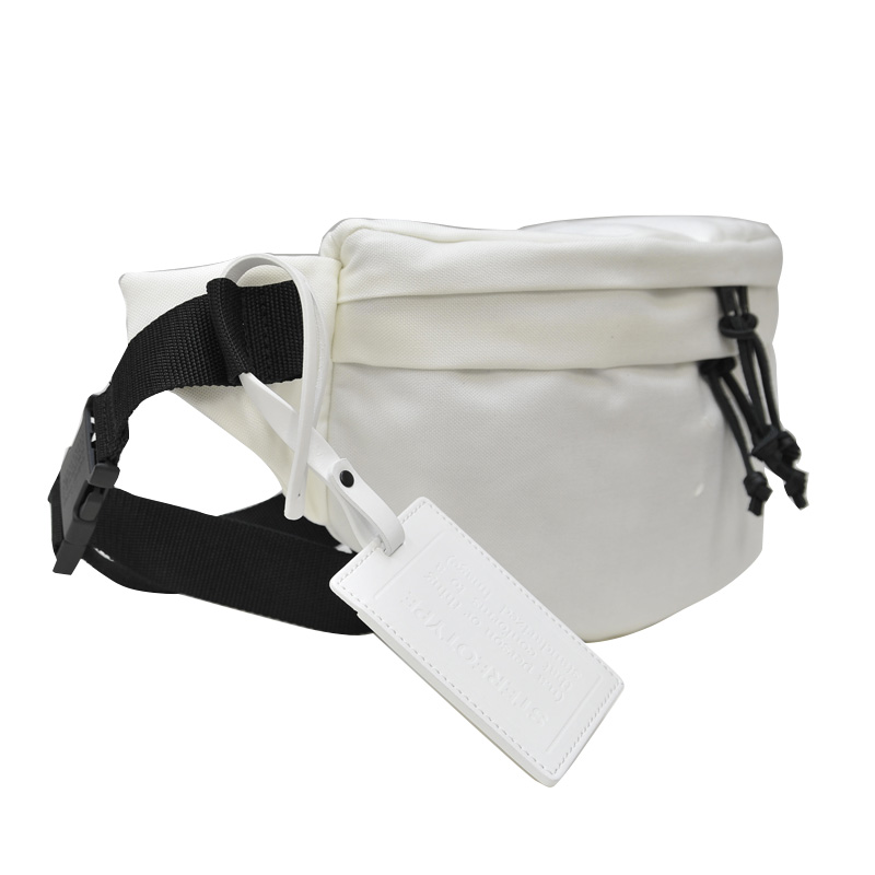 【希少! 大人気!】Maison Margiela (メゾン マルジェラ) Stereotype XL cross-body bag (ステレオタイプ  XL クロスボディ バッグ) ウエストバッグ ボディバッグ ショルダーバッグ キャンバス製 ユニセックス 黒 WHITE (ホワイト) 