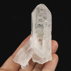 米国アーカンソー州産水晶 原石 クラスター 貫入水晶 レコードキーパー バーナクル セルフヒールド 94.5g