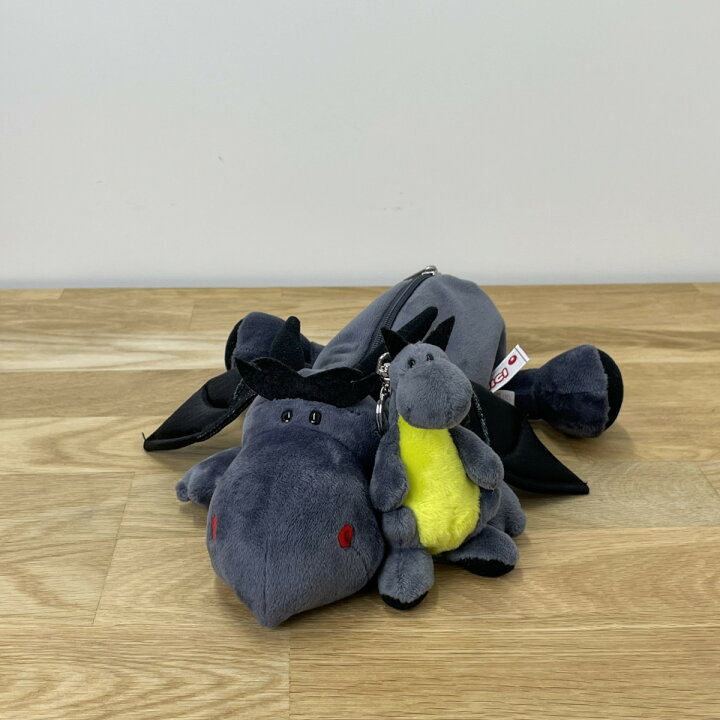 日本正規代理店 NICI ニキ フィギュアペンポーチ セット ドラゴン ドイツ フィギュアポーチ フィギュアペンポーチ キーホルダー ドラゴン セット プレゼント アニマル 動物 ペンケース ペンポーチ 筆箱 化粧ポーチ ポーチ ギフト fi01p entre