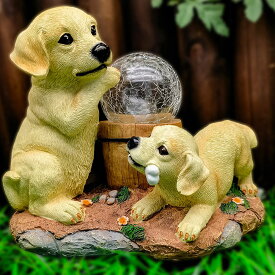 犬の像の彫刻、樹脂工芸品の装飾庭の中庭のテラス芝生造園配置ソーラーランプの装飾品