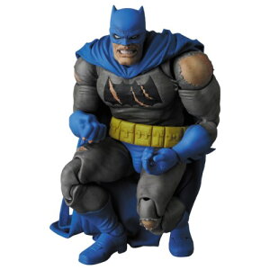 MAFEX BATMAN(�wTDKR�FThe Dark Knight Triumphant�x) (�t�B�M���A)