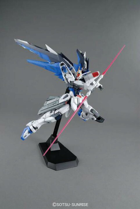 楽天市場 Mg 1 100 フリーダムガンダムver 2 0 おもちゃ ガンプラ プラモデル 機動戦士ガンダムseed ハピネット オンライン 楽天市場 Mg 1 100 フリーダムガンダムver 2 0 おもちゃ ガンプラ プラモデル 機動戦士ガンダムseed ハピネット オンライン