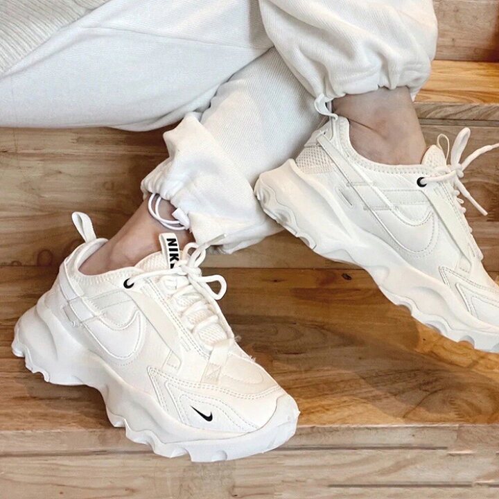 楽天市場 Nike Wmns Tc 7900ナイキ ウィメンズ Tc 7900セイルホワイト Sail Black White Beige J ｅｓｔ Premium