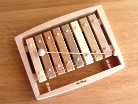 OAK VILLAGE オークヴィレッジ 森の合唱団〜オークヴィレッジの国産木材を使用した、樹種の違う音盤をドレミの音階に並べた不思議な木琴です。グッド・トイ2009認定の木のおもちゃです。
