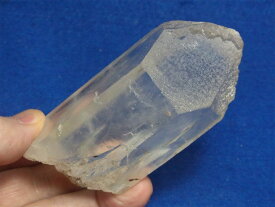 スカルドゥ産ヒマラヤアイスクリスタル　エッチドクォーツ、成長干渉水晶、エピドート入