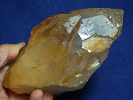 ガネーシュ・ヒマール産　ヒマラヤ水晶　ゴールデンヒーラー、オーラフレイム、レコード、逆三角形の窪み、カテドラル
