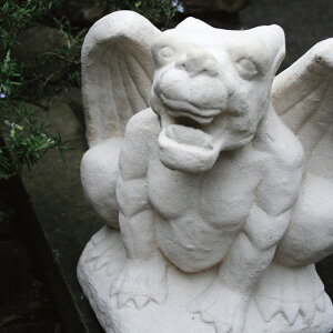 ガーゴイルストーン W(34627)(ジャービス商事)ガーデンオブジェ ガーデンオーナメント ディスプレイ用品 置物 店舗 石像 ホワイト 洋風