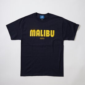 CALIFOLKS (カリフォークス) S/S WORD PRINT CHAMPION 6oz T-SHIRT - MALIBU_NAVY Tシャツ メンズ