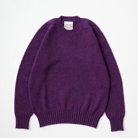 JAMIESON'S (ジャミーソンズ) 3PLY PLAIN SADDLE SHOULDER CREW NECK - 1290 LOGANBERRY クルーネック ニット セーター メンズ