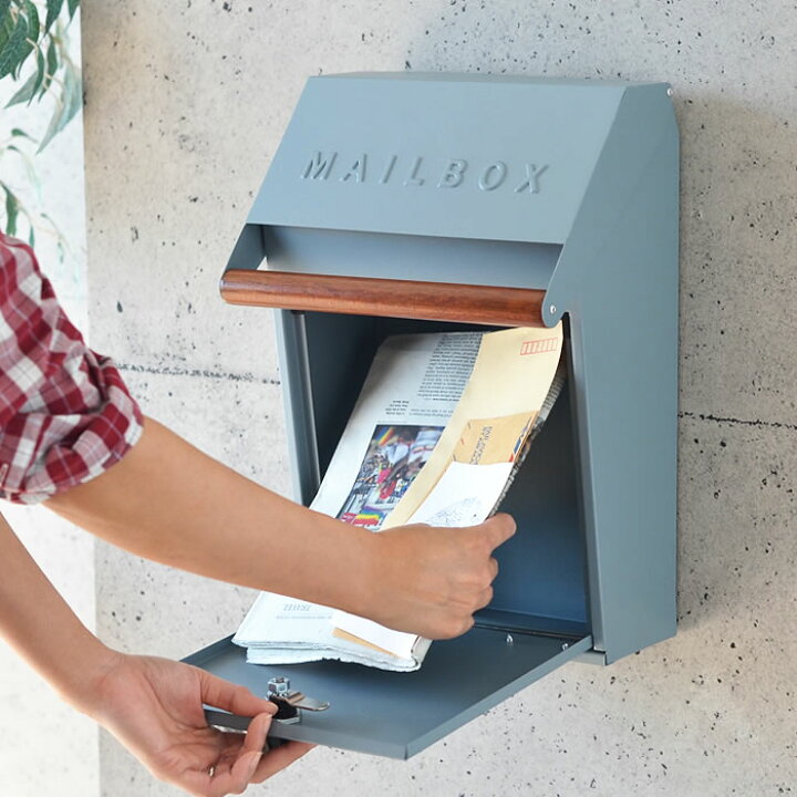 楽天市場 ポスト 壁掛け エンボスアップ メールボックス Mailbox 鍵付き キーロック式 壁掛けポスト 厚さ3cm対応 北欧 郵便ポスト 郵便受け おしゃれ Post 一戸建て用 大型 かっこいい 新聞受け ヴィンテージ ひねり錠 置き型 庭と雑貨のある家 Eze エズ