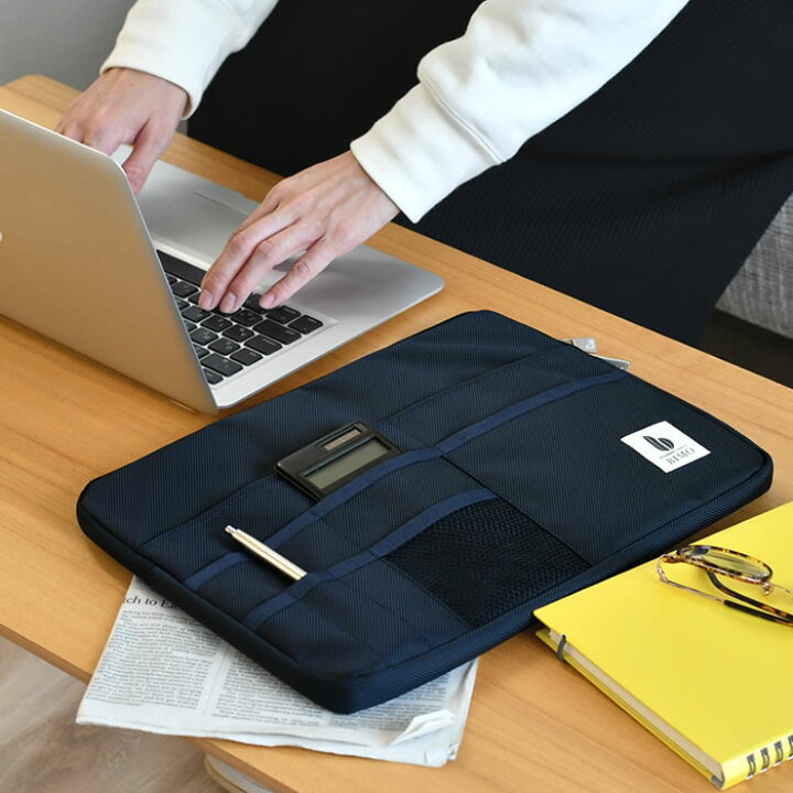 楽天市場 Bimo ビモ パソコンケース Multi Pocket Pc Case Pcケース おしゃれ ポケット ナイロン グリーン ノート シンプル 収納 ブラック 人気 おすすめ プレゼント ギフト 軽量 軽い 持ち運び 通勤 オフィス 通学 ペン 小物 メンズ 庭と雑貨のある家 Eze エズ