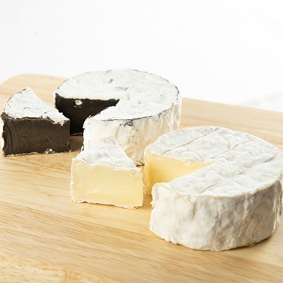 富良野の牧場で育てられた乳牛の新鮮な牛乳から作られたチーズです ふるさと納税 ≪メイドインフラノ認定商品≫ふらのチーズ工房 年中無休 1096206 C5 チーズセットB 出群
