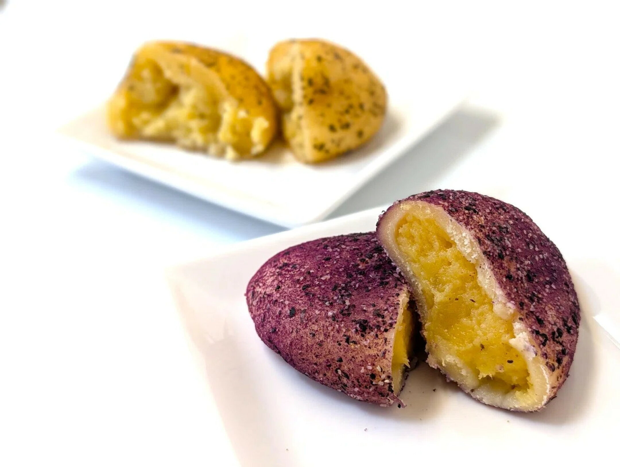 もちもち食感の「生さつまいもパン」「生じゃがいもパン」。どちらもグルテンフリーです。
