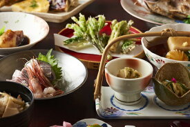 【ふるさと納税】J01-903 湯田川温泉 つかさや旅館 詣でる つかる 頂きます1泊2食付ペア宿泊券 | 山形県 山形 鶴岡市 返礼品 支援品 楽天ふるさと 納税 宿泊券 宿泊 旅行券 旅行 温泉 チケット ペア お礼の品 利用券 クーポン 旅行クーポン 観光 東北 おすすめ 旅館