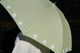 【ふるさと納税】雪華模様の刺繍入り日傘（晴雨兼用・サイズ50cm・UV加工・麻50％綿50％）カラー：薄緑_BL23