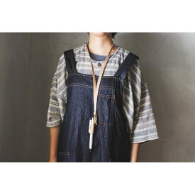 【ふるさと納税】【minca】栃木レザーのネックストラップ付ペンホルダー 持ち歩きに便利 ペンホルダー+ストラップ/M　721【玩具 雑貨 日用品 人気 おすすめ 】