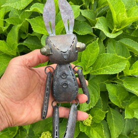 【ふるさと納税】テツグルミ　「鐵ウサギ」（一点限定） | ぬいぐるみ 一点物 鉄 アレゴリーアーティスト 江口真代 埼玉県 東松山市 オブジェ 彫刻 モニュメント オリジナル オーダー アート art ART アート ファーム 作品 カセキの時間 制作
