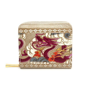 【ふるさと納税】【文庫屋大関】二つ折りファスナーミニ財布 龍<ワイン>【皮革工芸品】財布 二つ折り 小物 お札 カード 小銭 コンパクト 牛革 手作り 日本製 墨田区 東京都 お届け:発