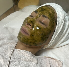 【ふるさと納税】【女性限定美肌フェイシャルエステ】　ハーブピーリング（inエクソソーム） 【 エステ 神奈川県 小田原市 】