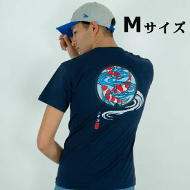 【ふるさと納税】小千谷市マンホールTシャツ（紺） 【Mサイズ】 錦鯉バックプリント TAK JAPAN 【0037-0004SV02-01】