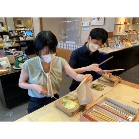 【ふるさと納税】箔づくり体験　スタンダードプラン | 箔づくり 体験チケット 旅行 宿泊券 伝統工芸 スタンダードプラン 工芸体験 金箔 アクティビティ 観光 文化体験 プレミアム 旅行パッケージ 観光スポット 日本文化 旅行ギフト 体験型 人気 おすすめ 送料無料