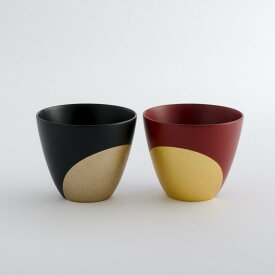 【ふるさと納税】漆カップ・墨紅ペア（永＆久） | 雑貨 日用品 食器 グラス 漆カップ ペア テーブルウェア 漆器 和風 伝統工芸 手作り 高級 プレゼント 家庭用 職場用 デザイン 人気 おすすめ 送料無料